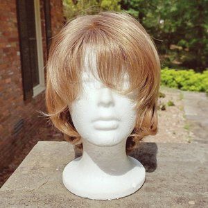 Beauty Trends Classic Straight Bob Wig in 24/18T Average Cap